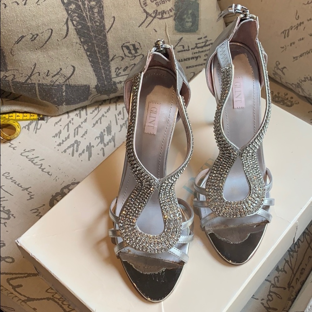 Glint heels